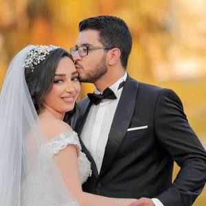 Meet your Posher, Aya